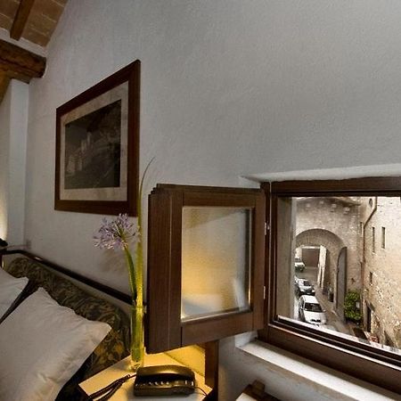 Hotel Il Castello Ассізі Екстер'єр фото