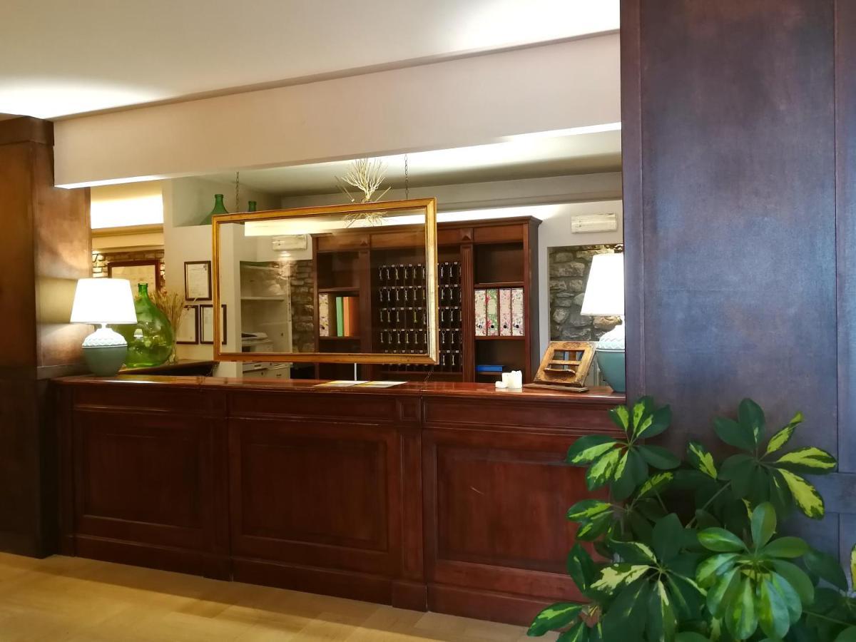 Hotel Il Castello Ассізі Екстер'єр фото