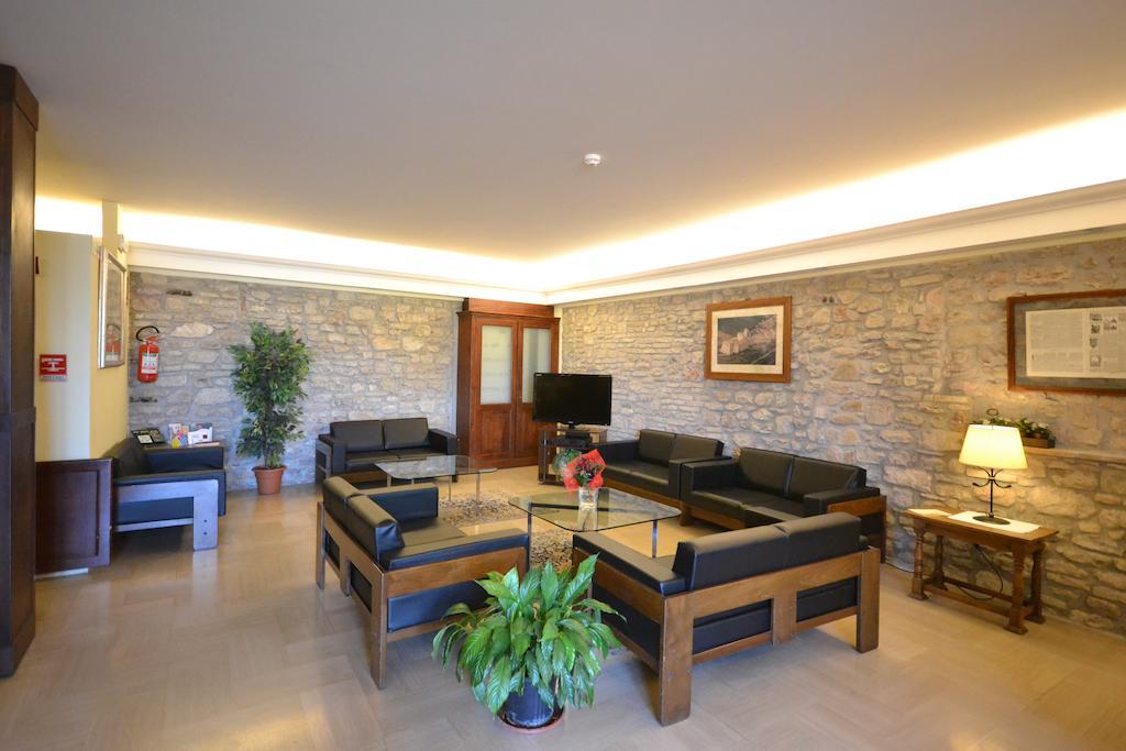 Hotel Il Castello Ассізі Екстер'єр фото
